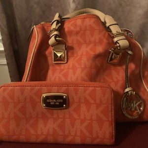 Micheal Kors bag with matching wallet set
